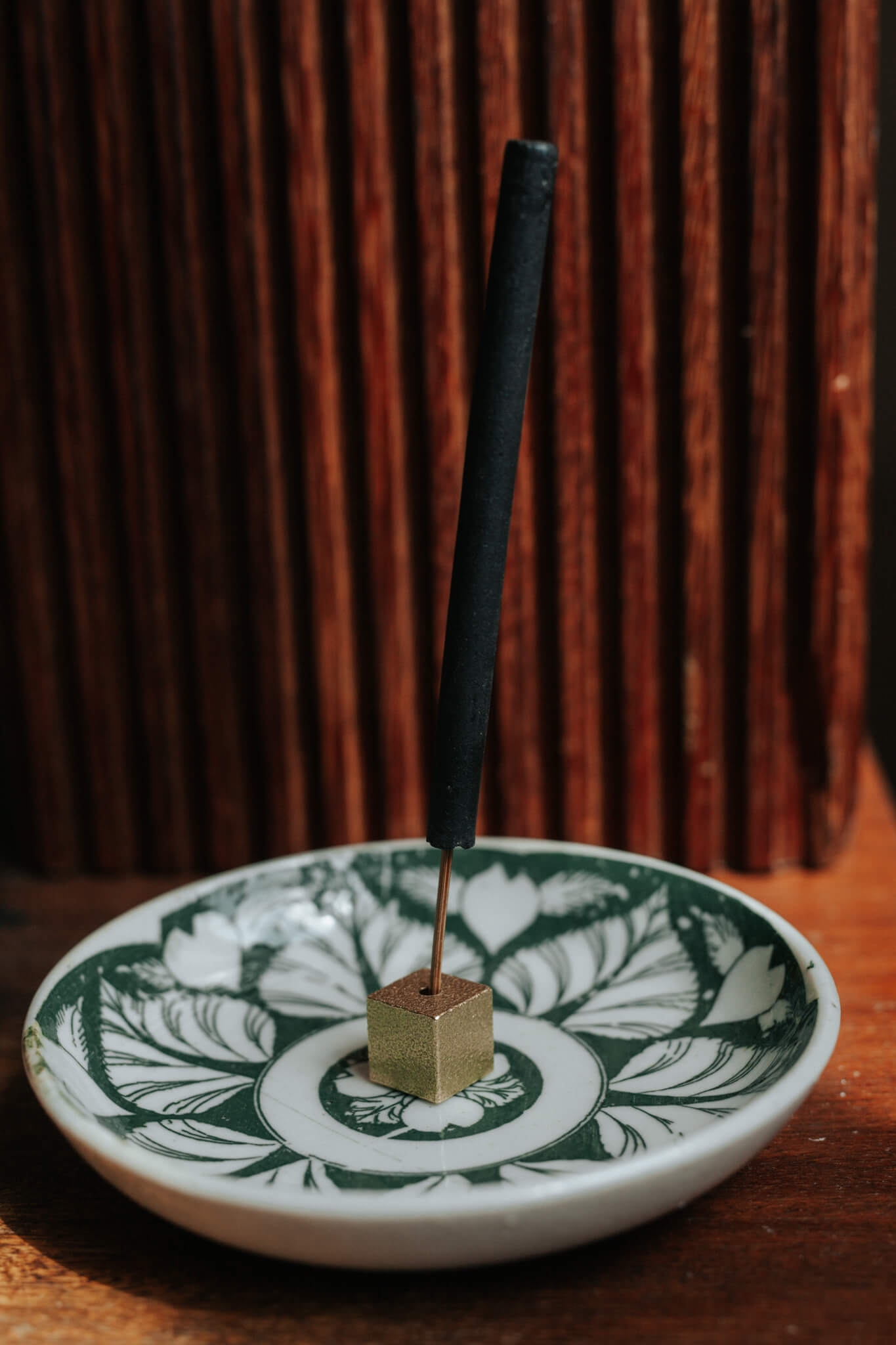 Hand Hammered Brass Cube Incense Holder  真鍮 香立 キューブ by Sumitani Saburo Shoten